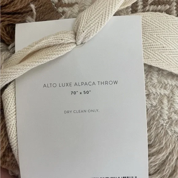 🆕NWT THE CITIZENRY ALTO LUXE ALPACA THROW - Picture 8 of 10